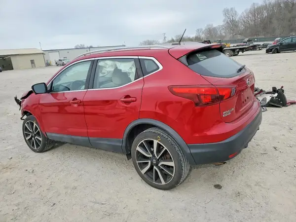 JN1BJ1CR0HW112475 2017 NISSAN ROGUE - Image 2
