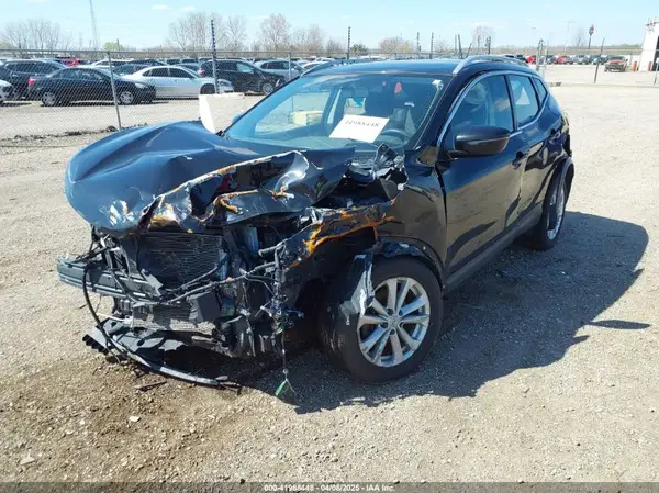 JN1BJ1CR0HW113108 2017 NISSAN ROGUE - Image 2