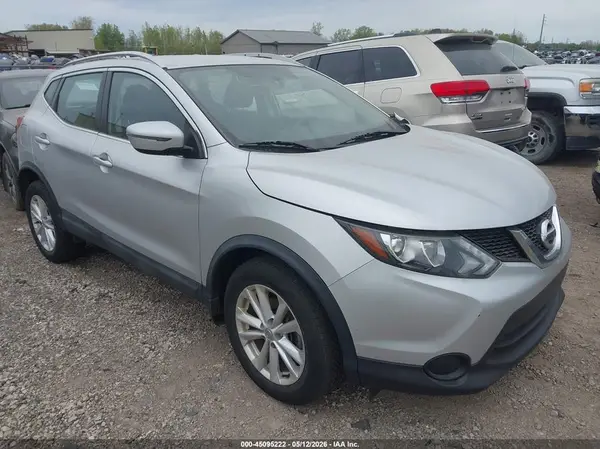 JN1BJ1CR0HW114078 2017 NISSAN ROGUE - Image 1