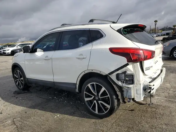 JN1BJ1CR0HW115599 2017 NISSAN ROGUE - Image 2