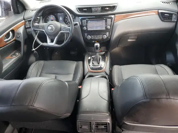 JN1BJ1CR0HW115599 2017 NISSAN ROGUE - Image 8