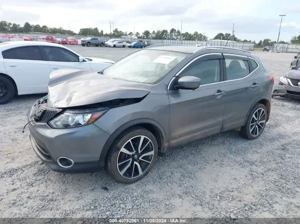 JN1BJ1CR0HW117255 2017 NISSAN ROGUE - Image 2