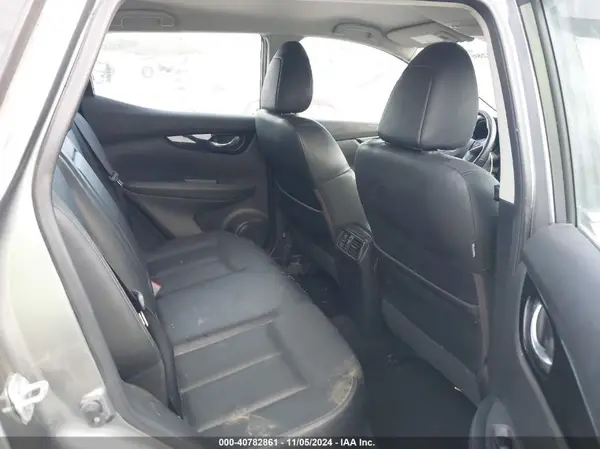 JN1BJ1CR0HW117255 2017 NISSAN ROGUE - Image 8