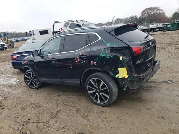 JN1BJ1CR0HW117921 2017 NISSAN ROGUE - Image 2