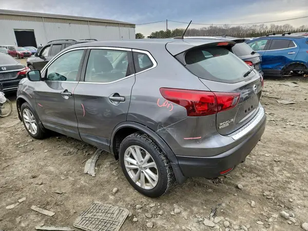 JN1BJ1CR0HW118034 2017 NISSAN ROGUE - Image 2