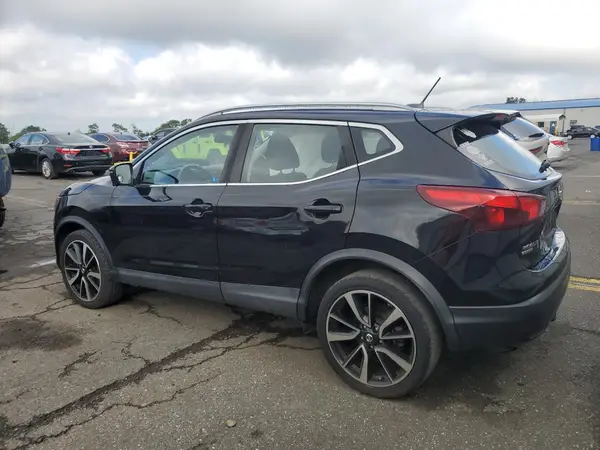 JN1BJ1CR0HW118468 2017 NISSAN ROGUE - Image 2