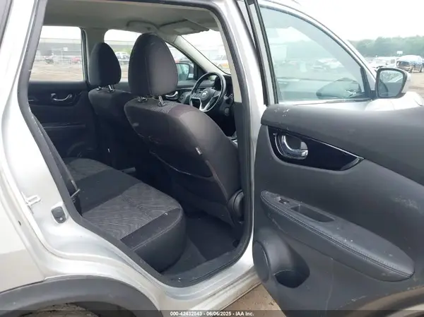 JN1BJ1CR0HW120172 2017 NISSAN ROGUE - Image 8