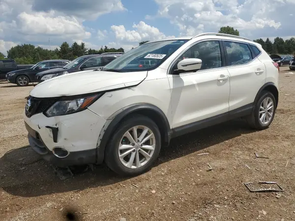 JN1BJ1CR0HW120611 2017 NISSAN ROGUE - Image 1