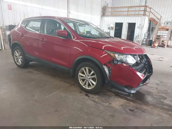 JN1BJ1CR0HW120933 2017 NISSAN ROGUE - Image 1