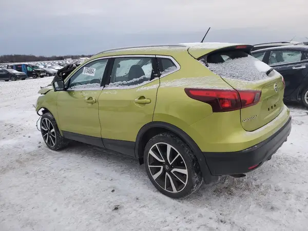 JN1BJ1CR0HW121788 2017 NISSAN ROGUE - Image 2
