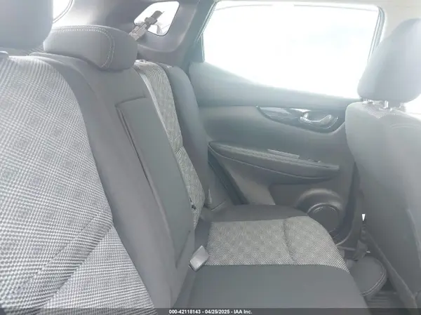 JN1BJ1CR0HW129342 2017 NISSAN ROGUE - Image 8