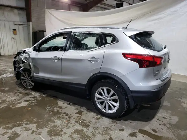 JN1BJ1CR0HW130720 2017 NISSAN ROGUE - Image 2