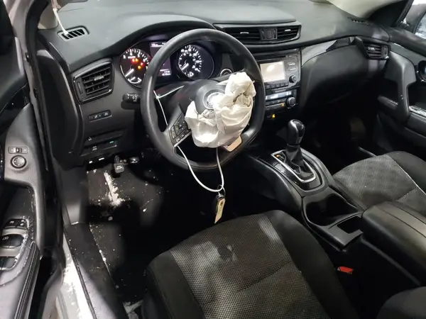 JN1BJ1CR0HW130720 2017 NISSAN ROGUE - Image 8