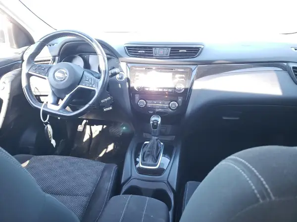 JN1BJ1CR0HW131088 2017 NISSAN ROGUE - Image 8