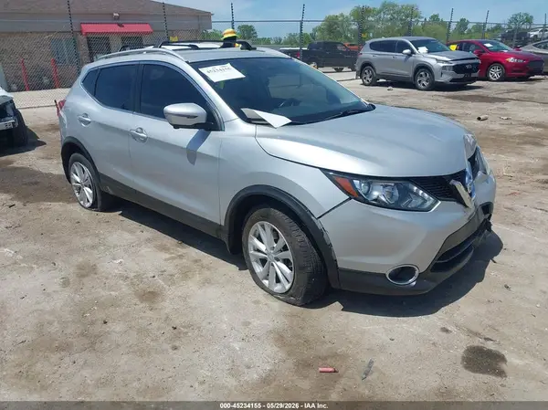JN1BJ1CR0HW134783 2017 NISSAN ROGUE - Image 1