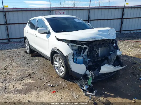 JN1BJ1CR0HW134931 2017 NISSAN ROGUE - Image 1