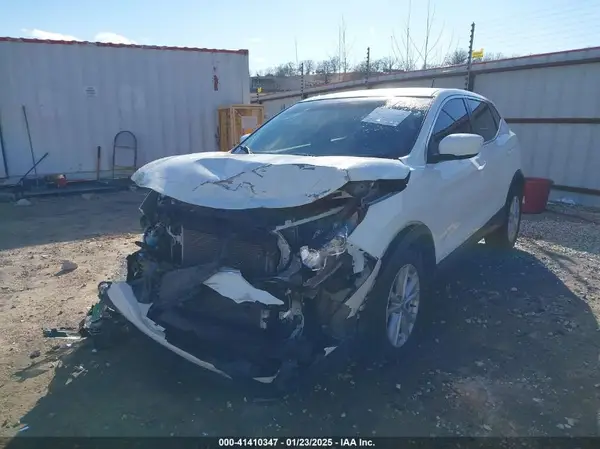 JN1BJ1CR0HW134931 2017 NISSAN ROGUE - Image 2