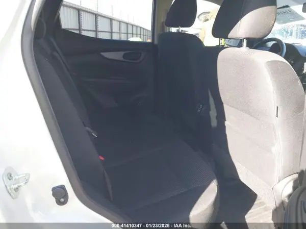 JN1BJ1CR0HW134931 2017 NISSAN ROGUE - Image 8