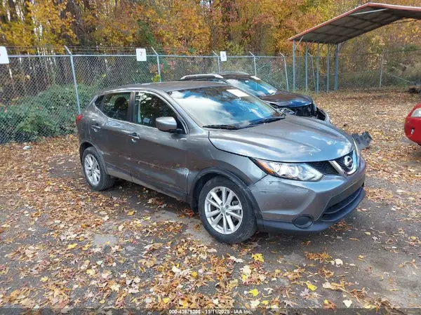 JN1BJ1CR0HW137151 2017 NISSAN ROGUE - Image 1
