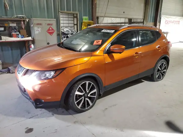 JN1BJ1CR0HW137294 2017 NISSAN ROGUE - Image 1