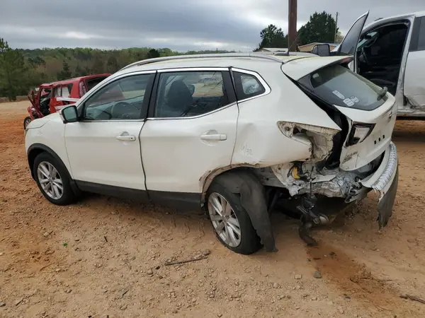 JN1BJ1CR0HW141359 2017 NISSAN ROGUE - Image 2