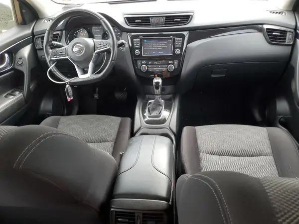 JN1BJ1CR0HW141359 2017 NISSAN ROGUE - Image 8