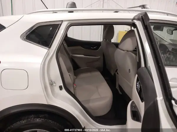 JN1BJ1CR0JW207639 2018 NISSAN ROGUE - Image 8