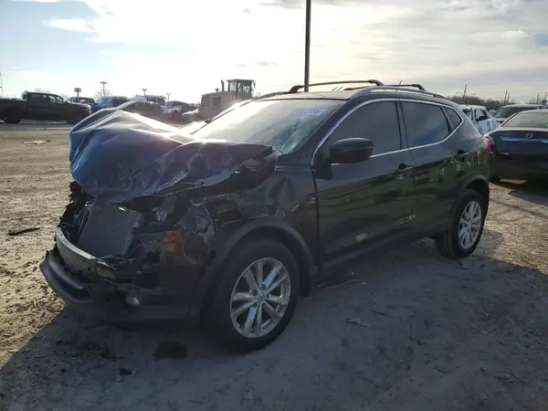 JN1BJ1CR0JW208080 2018 NISSAN ROGUE - Image 1