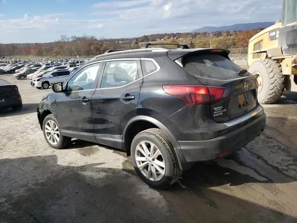 JN1BJ1CR0JW210802 2018 NISSAN ROGUE - Image 2