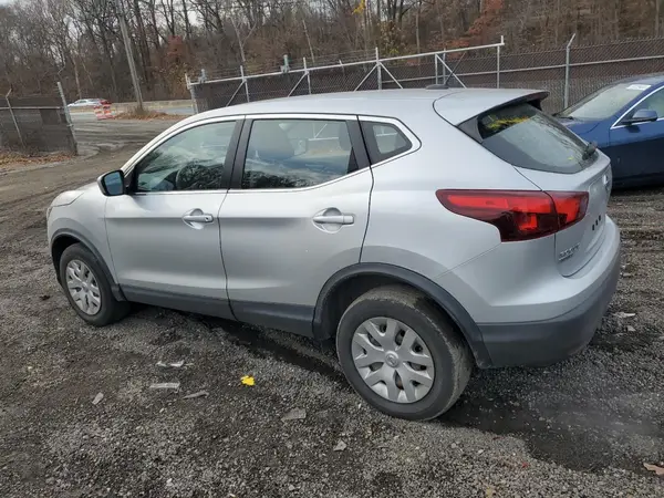 JN1BJ1CR0JW251236 2018 NISSAN ROGUE - Image 2