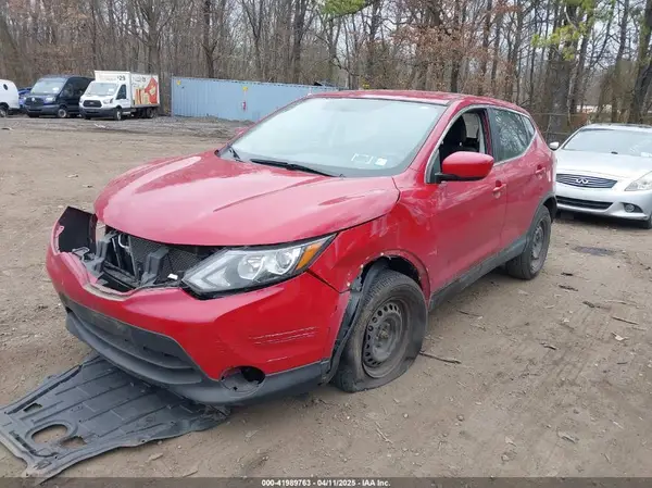 JN1BJ1CR0JW251351 2018 NISSAN ROGUE - Image 2