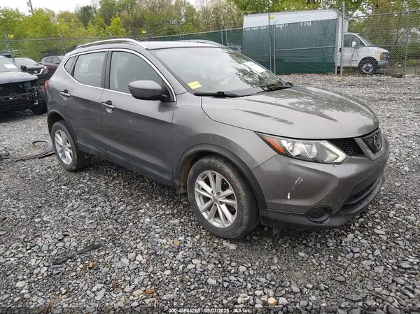 JN1BJ1CR0JW252595 2018 NISSAN ROGUE - Image 1
