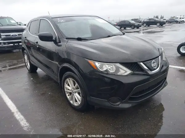 JN1BJ1CR0JW255190 2018 NISSAN ROGUE - Image 1