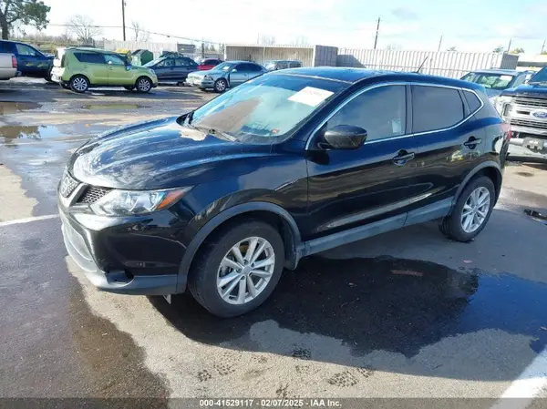 JN1BJ1CR0JW255190 2018 NISSAN ROGUE - Image 2