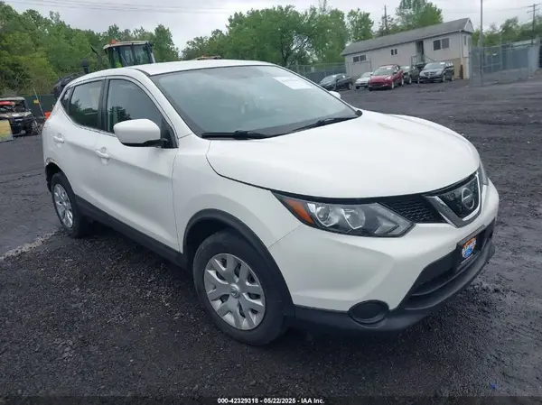 JN1BJ1CR0JW255626 2018 NISSAN ROGUE - Image 1