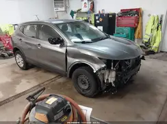 JN1BJ1CR0JW255657 2018 NISSAN ROGUE