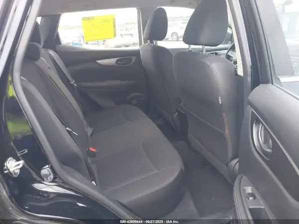 JN1BJ1CR0JW257070 2018 NISSAN ROGUE - Image 8
