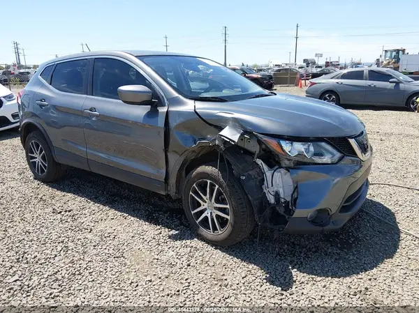 JN1BJ1CR0JW257442 2018 NISSAN ROGUE - Image 1