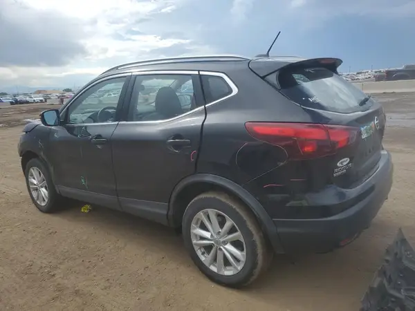 JN1BJ1CR0JW283197 2018 NISSAN ROGUE - Image 2