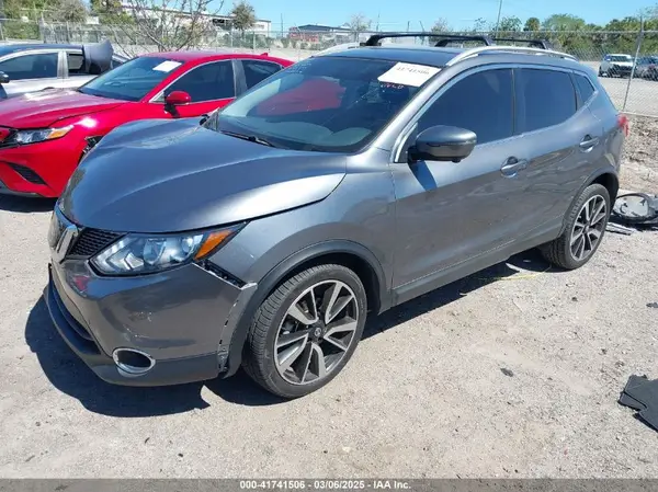 JN1BJ1CR0JW283460 2018 NISSAN ROGUE - Image 2