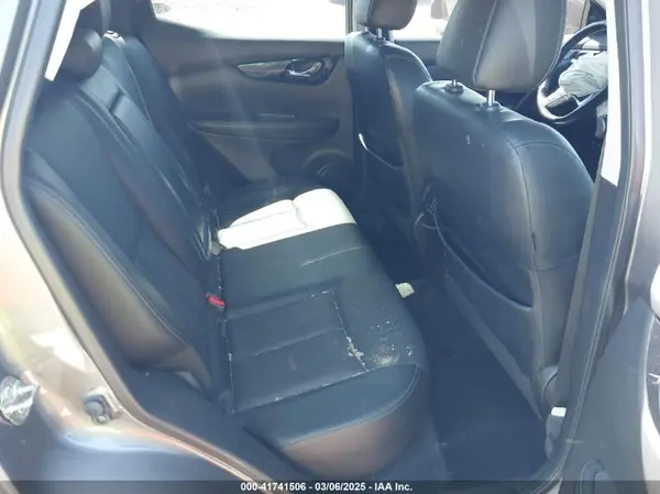 JN1BJ1CR0JW283460 2018 NISSAN ROGUE - Image 8