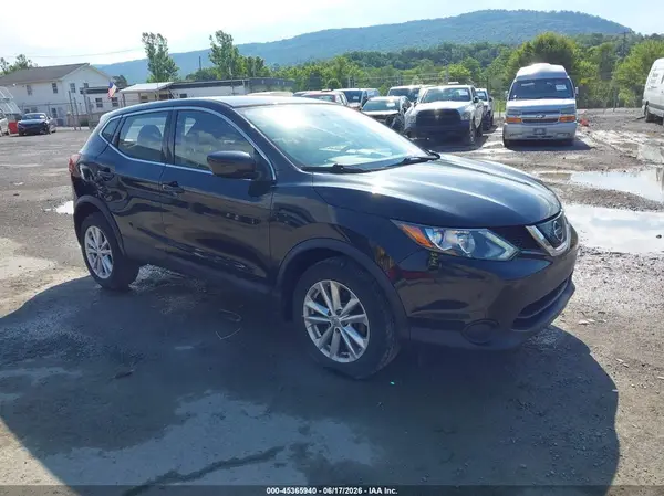 JN1BJ1CR0JW288058 2018 NISSAN ROGUE - Image 1
