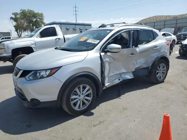 JN1BJ1CR0JW289825 2018 NISSAN ROGUE - Image 1