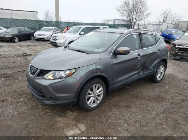 JN1BJ1CR0JW290814 2018 NISSAN ROGUE - Image 2
