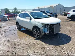 JN1BJ1CR0JW600007 2018 NISSAN ROGUE