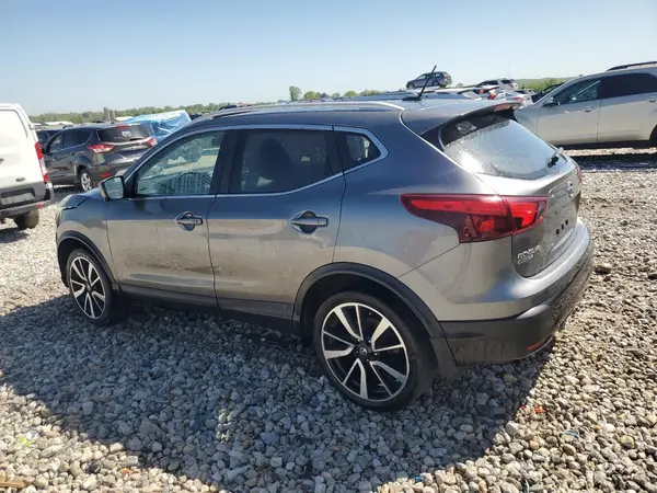 JN1BJ1CR0JW600055 2018 NISSAN ROGUE - Image 2