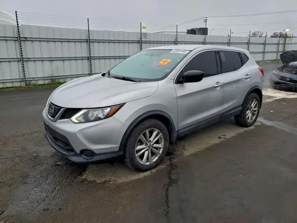 JN1BJ1CR0JW600945 2018 NISSAN ROGUE - Image 1