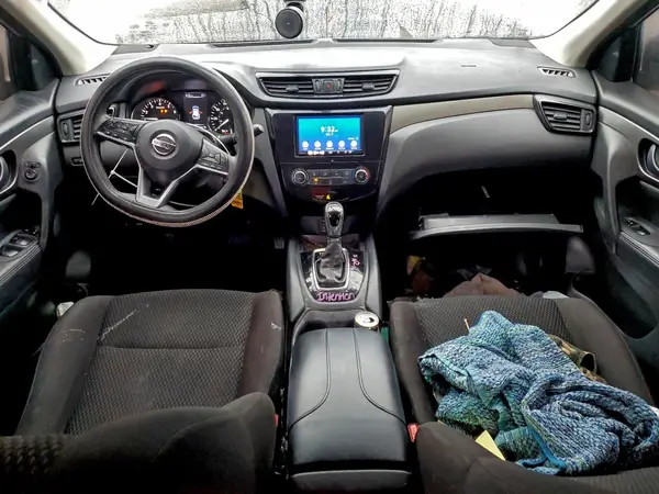 JN1BJ1CR0JW600945 2018 NISSAN ROGUE - Image 8