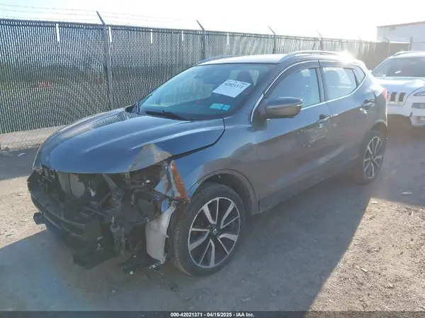 JN1BJ1CR0KW314207 2019 NISSAN ROGUE - Image 2