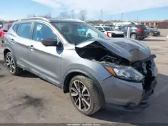 JN1BJ1CR1HW105048 2017 NISSAN ROGUE